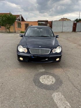 Mercedes-Benz 220, снимка 1