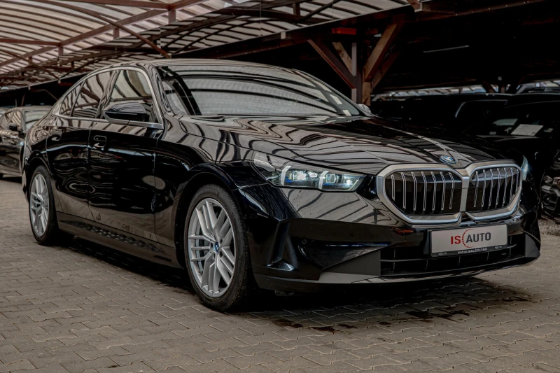 BMW 550 e/xDrive/M-Sport/HuD/Камера/Adaptive Drive, снимка 3 - Автомобили и джипове - 50569692