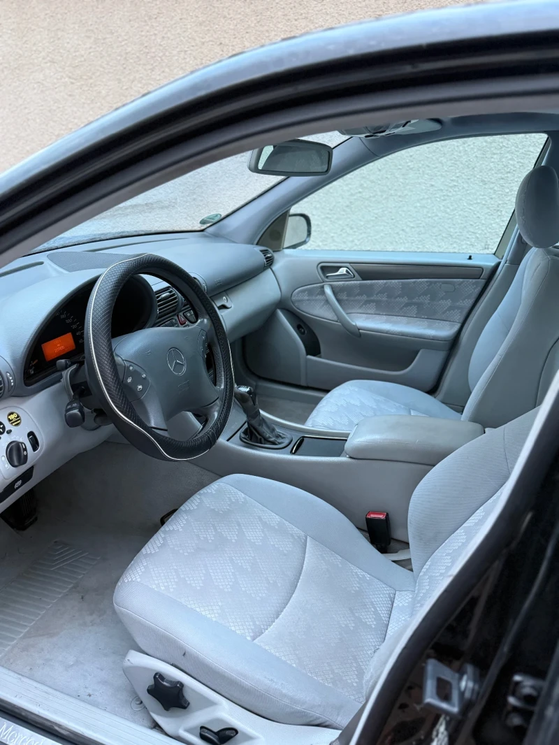 Mercedes-Benz 180, снимка 4 - Автомобили и джипове - 52056939