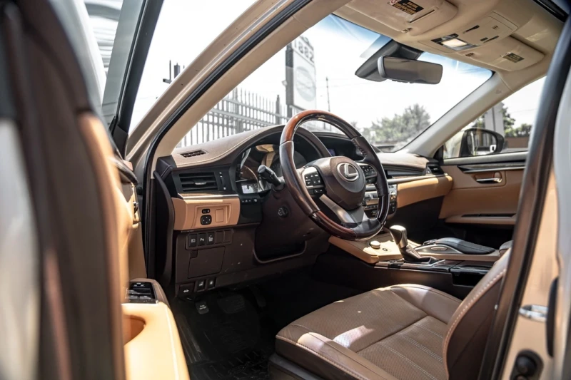 Lexus ES 350 ОБДУХВАНЕ/ЩОРИ/ШИБЕДАХ/ДВУТОНОВ САЛОН/АВТОКРЕДИТ, снимка 9 - Автомобили и джипове - 52537015