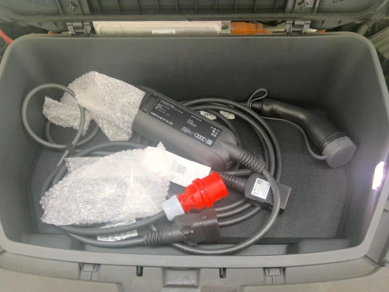 Audi E-Tron E-Tron 55 Business, снимка 11 - Автомобили и джипове - 52695795