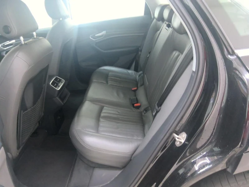 Audi E-Tron E-Tron 55 Business, снимка 8 - Автомобили и джипове - 52695795