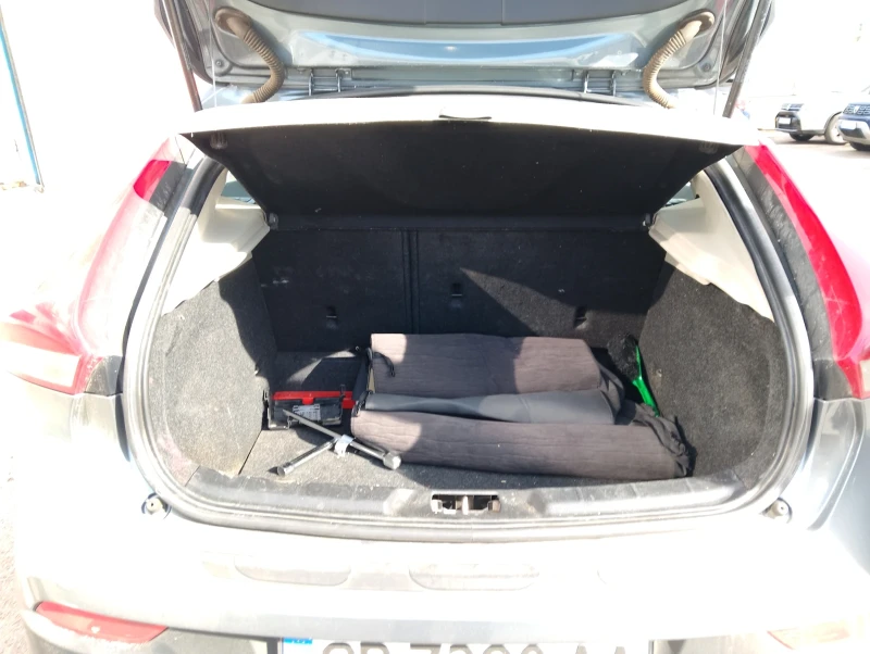 Volvo V40 Cross Country, снимка 11 - Автомобили и джипове - 52875988