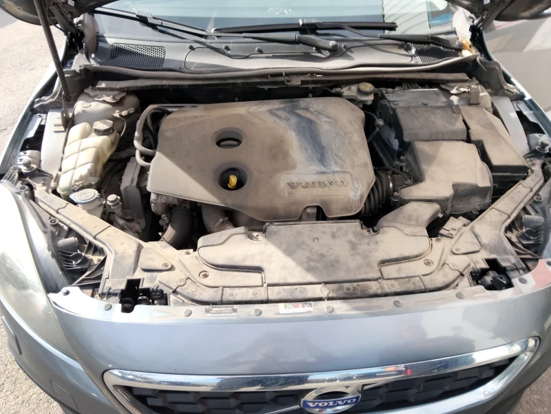 Volvo V40 Cross Country, снимка 13 - Автомобили и джипове - 52875988