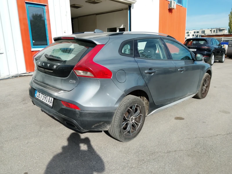Volvo V40 Cross Country, снимка 5 - Автомобили и джипове - 52875988