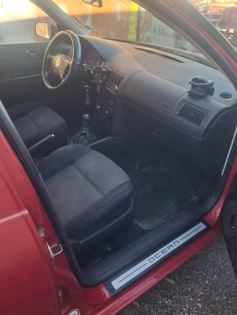 VW Golf 1.9 TDI (101 Hp), снимка 9 - Автомобили и джипове - 52920237