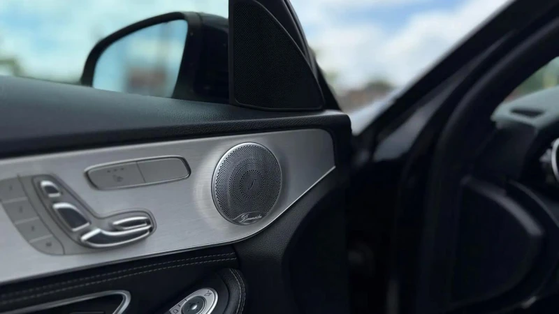 Mercedes-Benz C 400 * AMG PACK* DISTRONIC* PANO* BURMESTER* , снимка 14 - Автомобили и джипове - 53415105