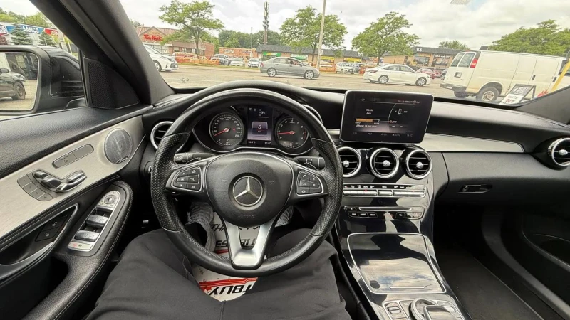 Mercedes-Benz C 400 * AMG PACK* DISTRONIC* PANO* BURMESTER* , снимка 17 - Автомобили и джипове - 53415105