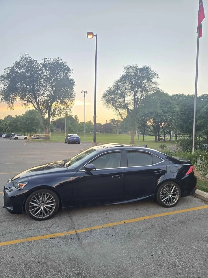 Lexus IS 300 * AWD* АВТОКРЕДИТ БЕЗ ПЪРВОНАЧАЛНА ВНОСКА* , снимка 4 - Автомобили и джипове - 55313469