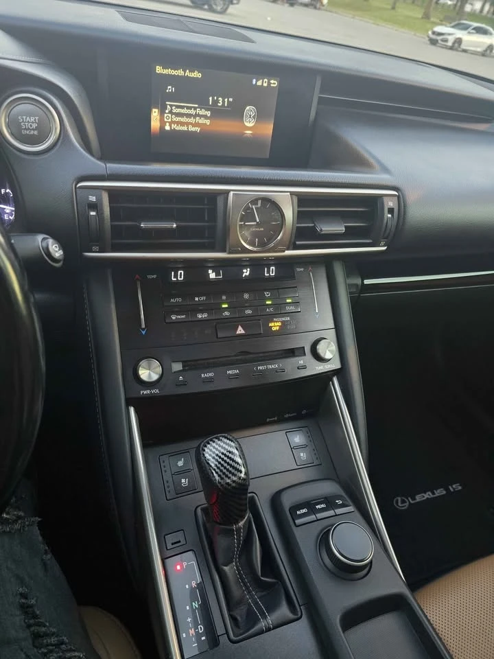 Lexus IS 300 * AWD* АВТОКРЕДИТ БЕЗ ПЪРВОНАЧАЛНА ВНОСКА* , снимка 8 - Автомобили и джипове - 55313469