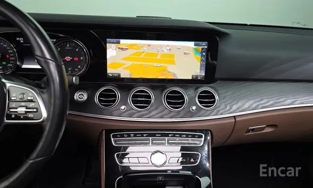 Mercedes-Benz E 220 D * AVANTGARDE * ШИБИДАХ * , снимка 8 - Автомобили и джипове - 56092699