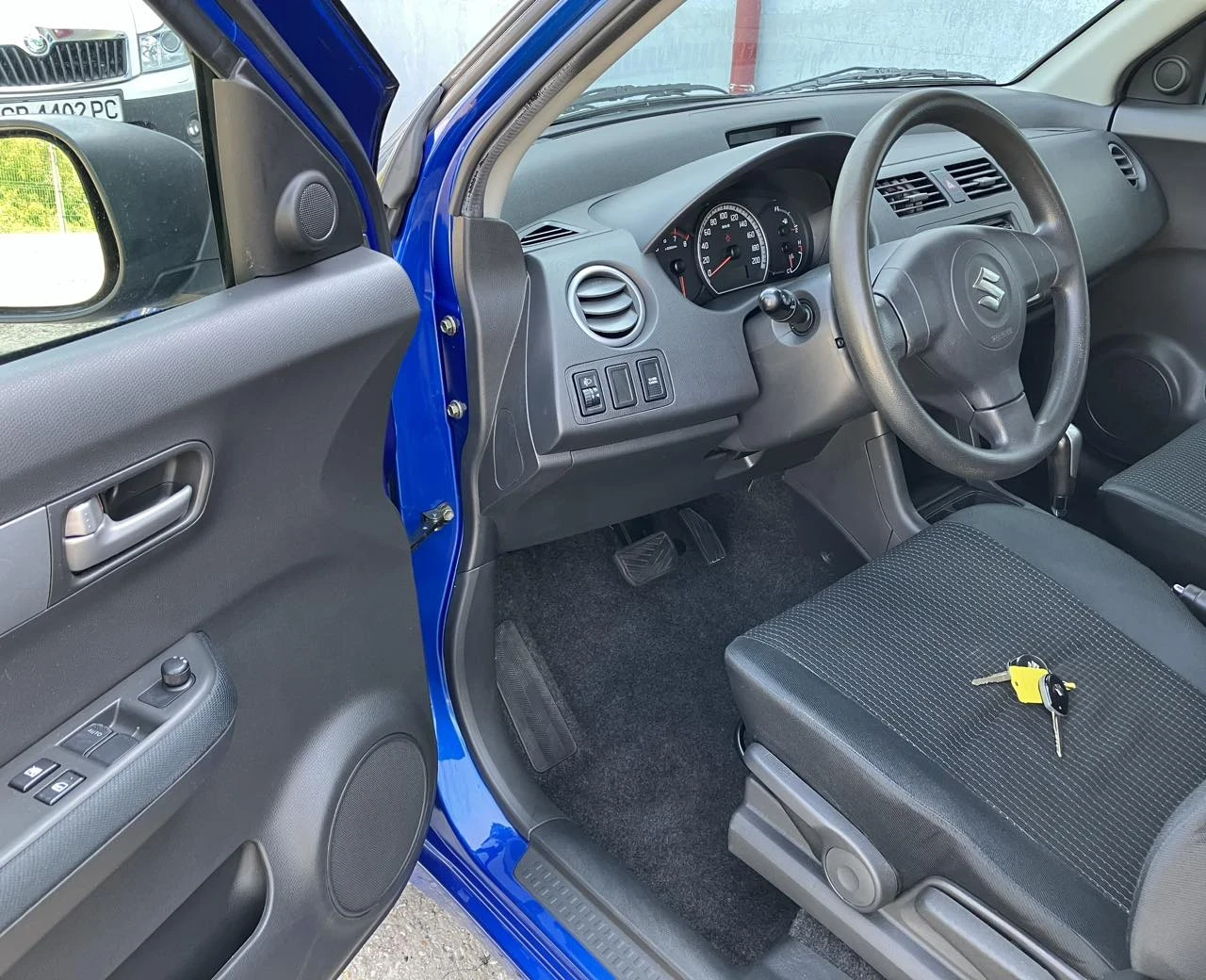 Suzuki Swift 1.5-Автоматик - изображение 7