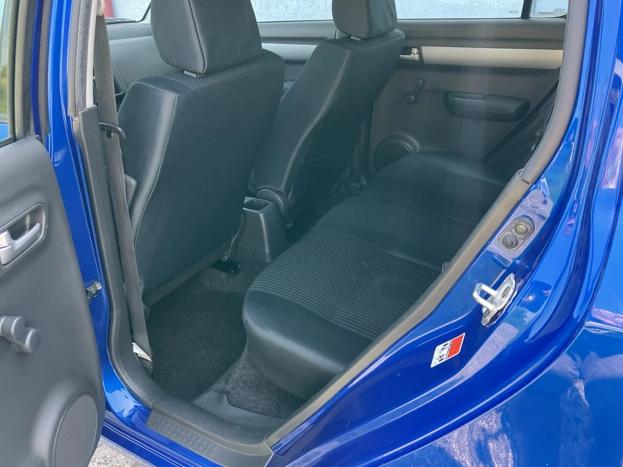 Suzuki Swift 1.5-Автоматик - изображение 8