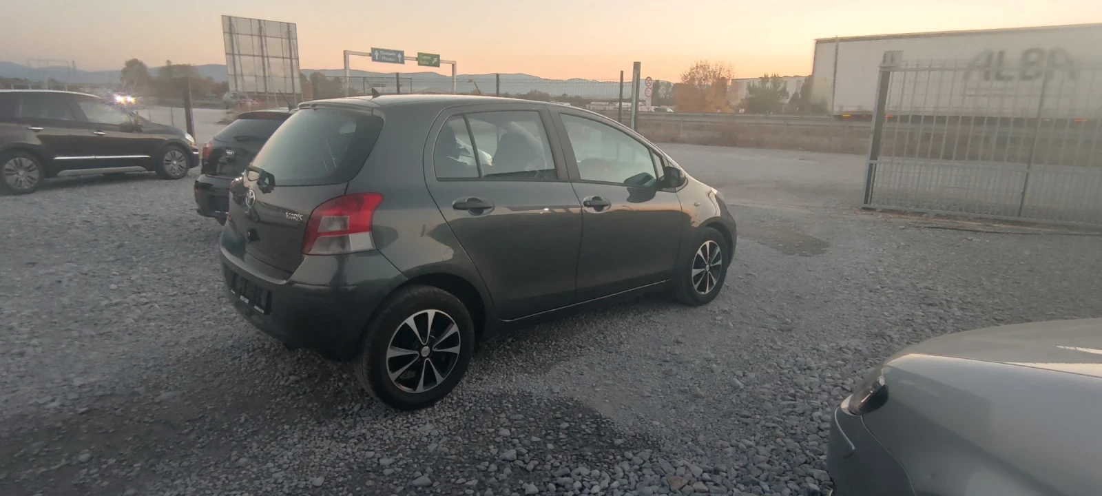 Toyota Yaris 1.33i  - изображение 4