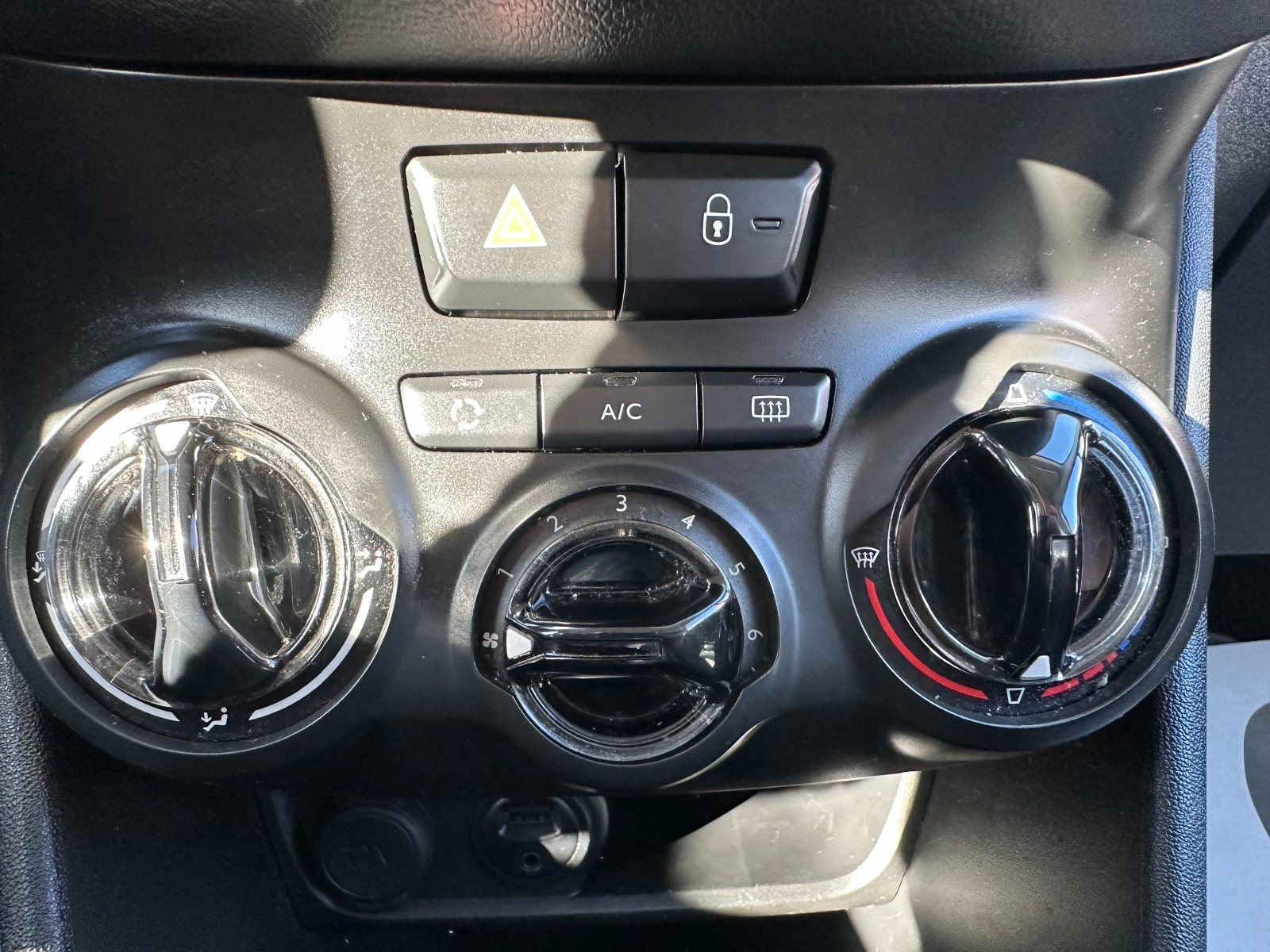 Peugeot 208  !  . | Mobile.bg   12