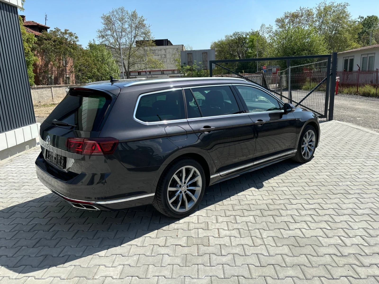 VW Passat R-LINE  - изображение 5