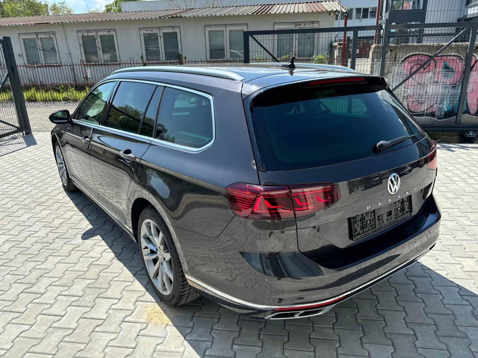VW Passat R-LINE  - изображение 4