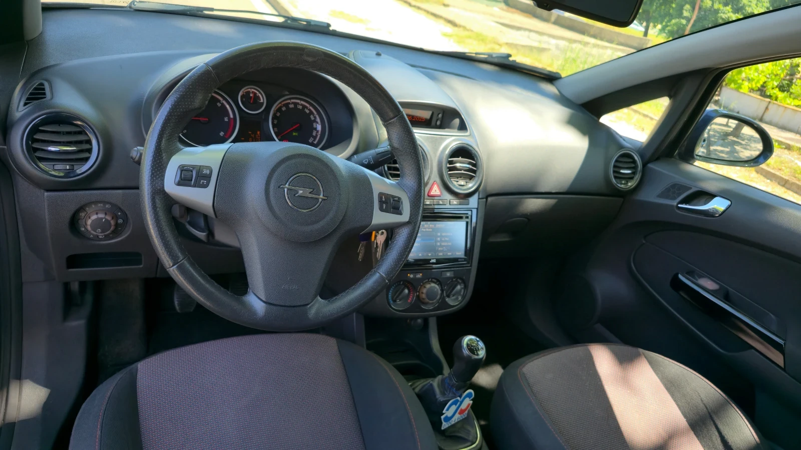 Opel Corsa  - изображение 10