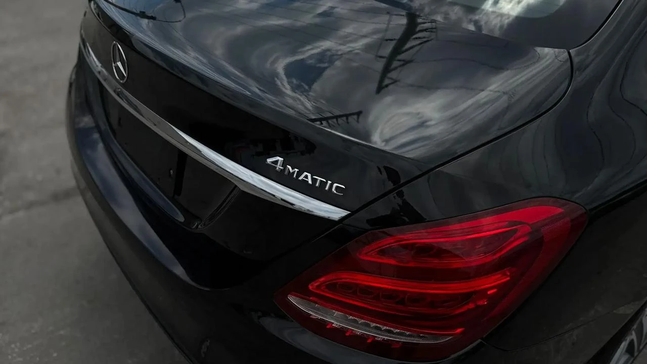 Mercedes-Benz C 400 * AMG PACK* DISTRONIC* PANO* BURMESTER*  - изображение 5