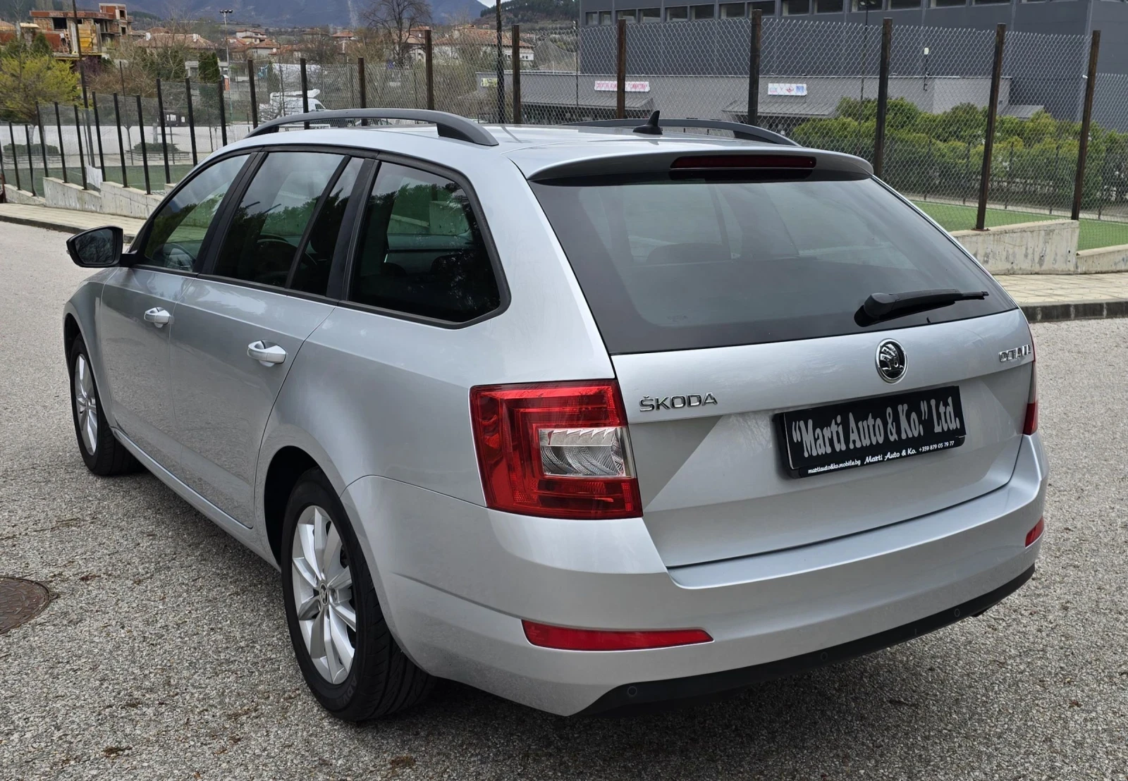 Skoda Octavia 2.0 TDI, снимка 9 - Автомобили и джипове - 54023744