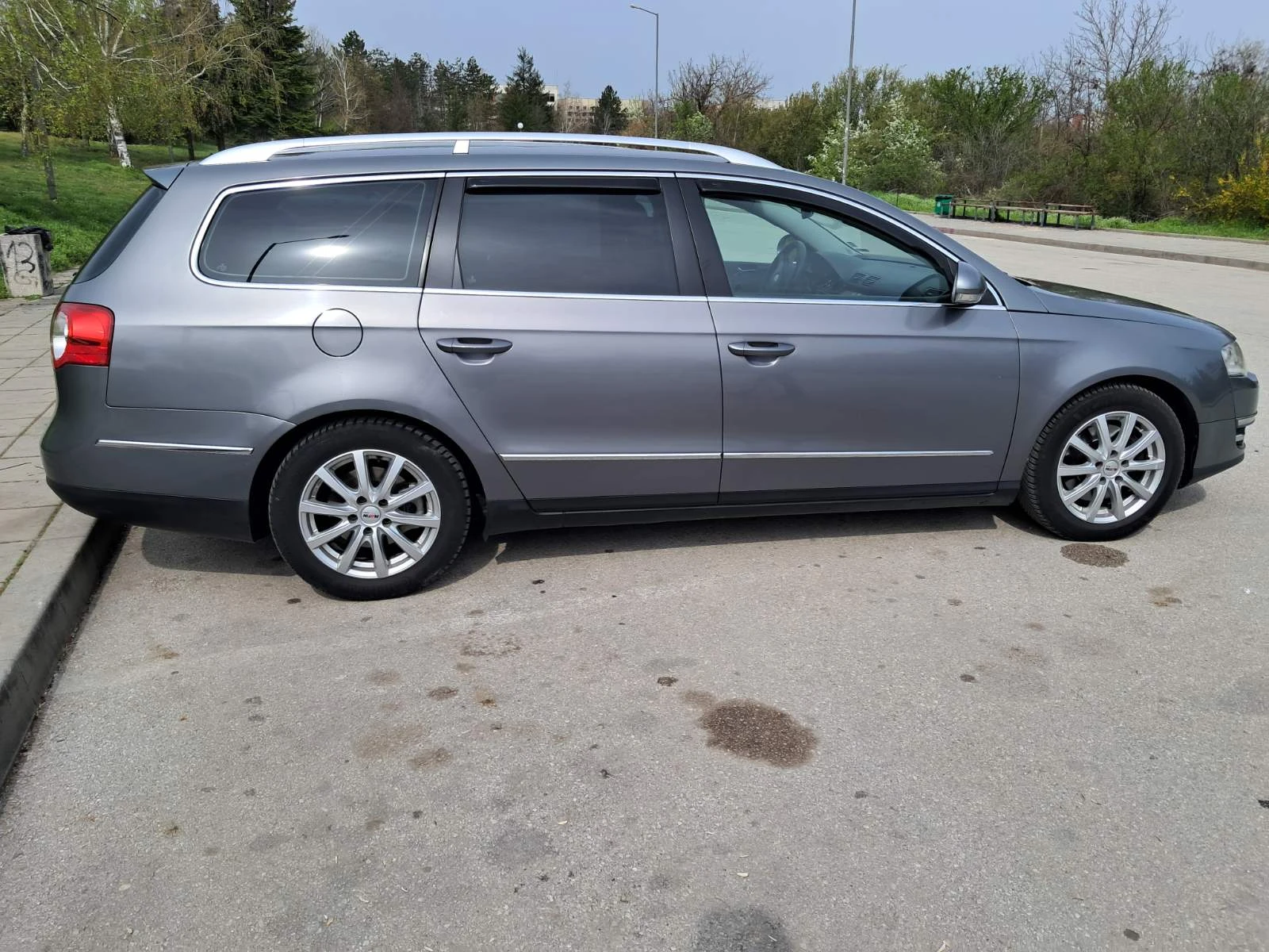 VW Passat Highline 2.0 TDI, снимка 5 - Автомобили и джипове - 54184203