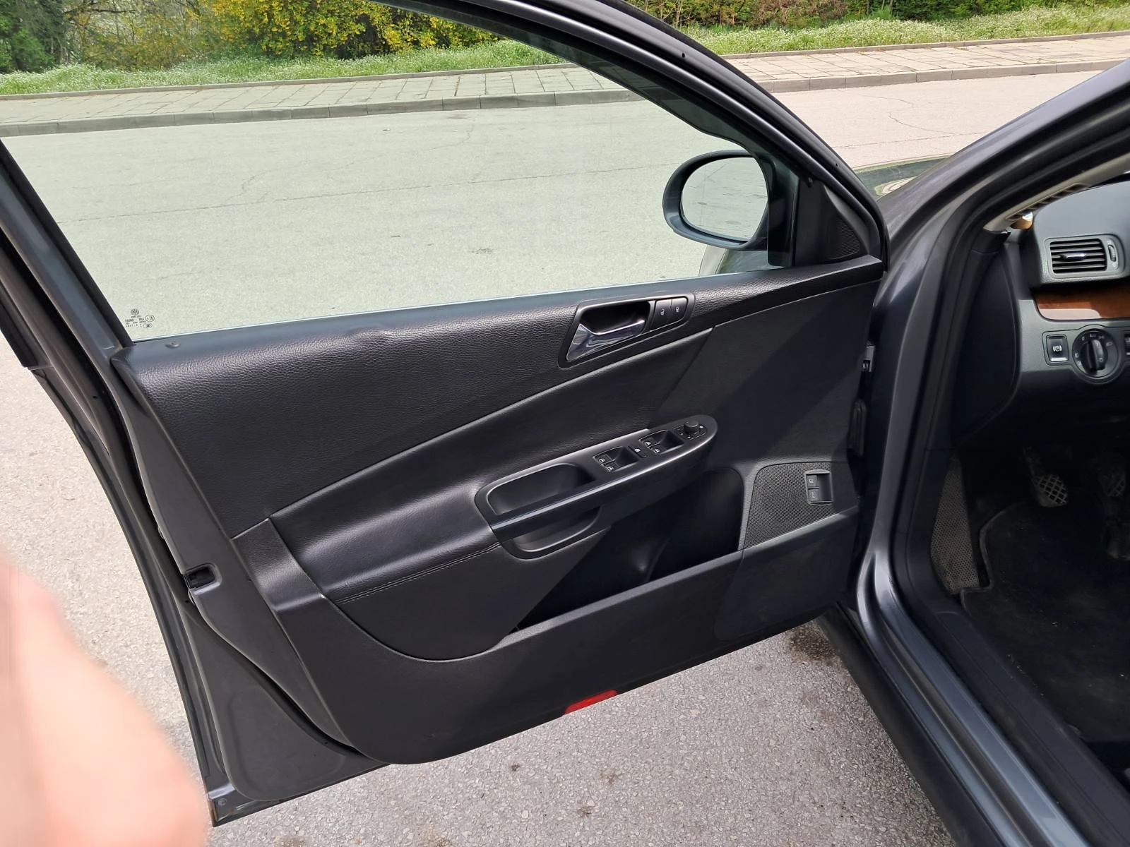 VW Passat Highline 2.0 TDI, снимка 8 - Автомобили и джипове - 54184203