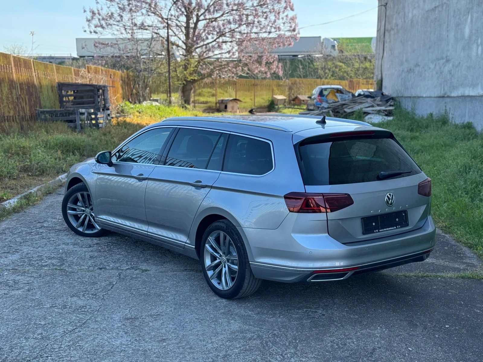 VW Passat 2.0TDI VIRTUAL DYNAUDIO IQ-LIGHT PANORAMA HIGHLINE, снимка 2 - Автомобили и джипове - 54315905
