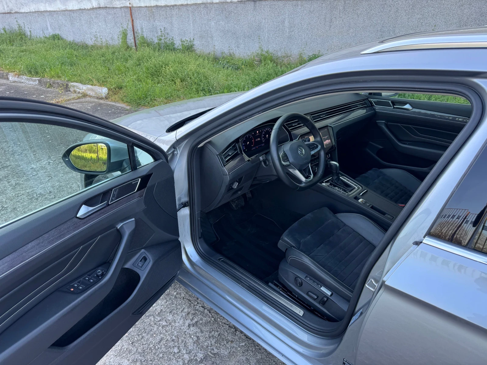 VW Passat 2.0TDI VIRTUAL DYNAUDIO IQ-LIGHT PANORAMA HIGHLINE, снимка 5 - Автомобили и джипове - 54315905