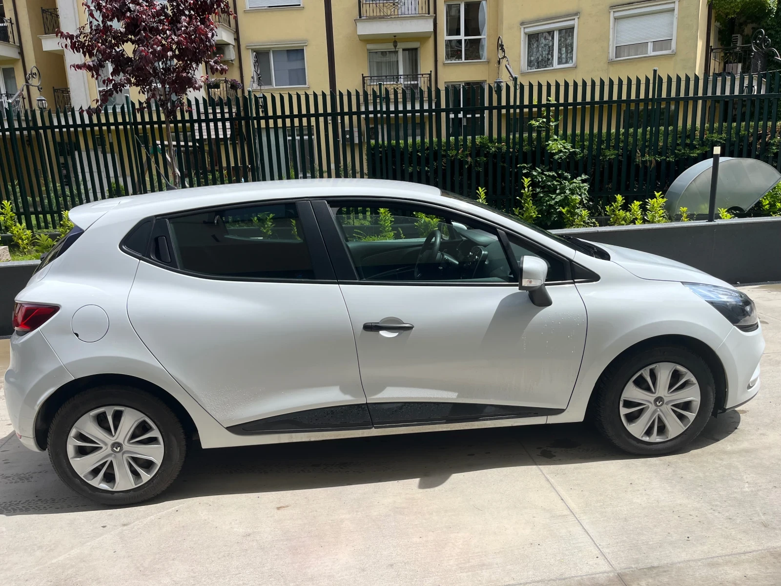 Renault Clio, снимка 4 - Автомобили и джипове - 54864510