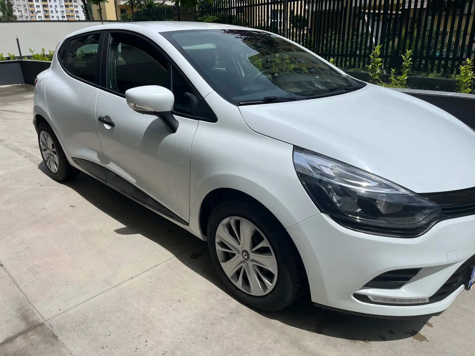 Renault Clio, снимка 3 - Автомобили и джипове - 54864510