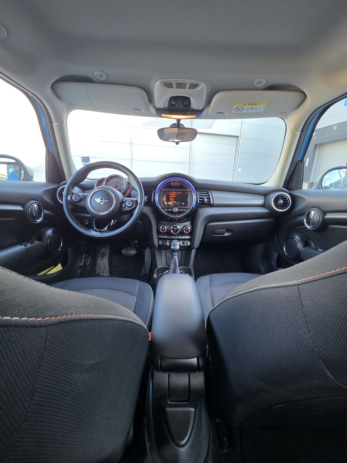 Mini D one, снимка 3 - Автомобили и джипове - 54905171