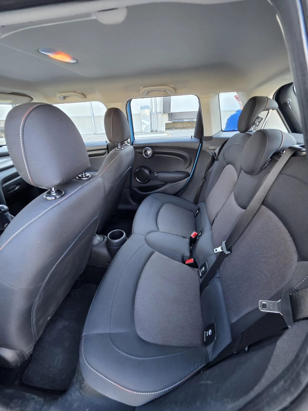 Mini D one, снимка 4 - Автомобили и джипове - 54905171