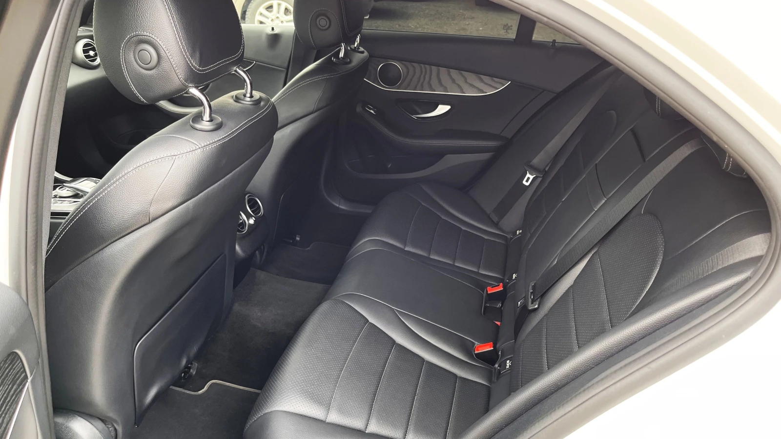 Mercedes-Benz C 300 4MATIC/AMG пакет, снимка 8 - Автомобили и джипове - 55135153