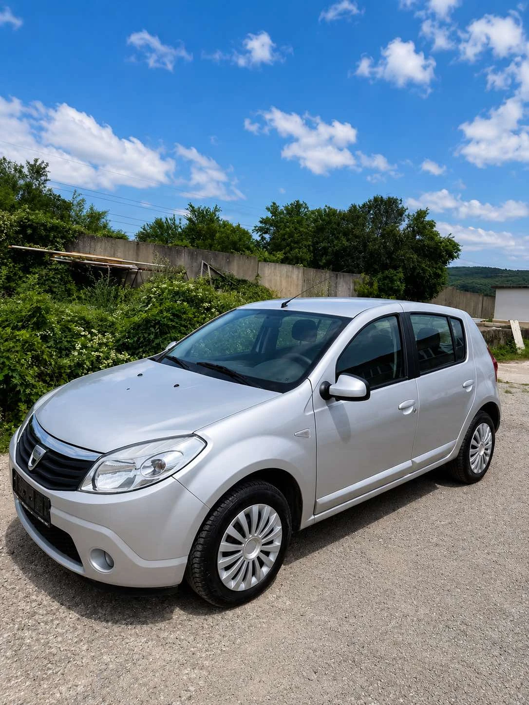 Dacia Sandero 1.6, снимка 2 - Автомобили и джипове - 55429090
