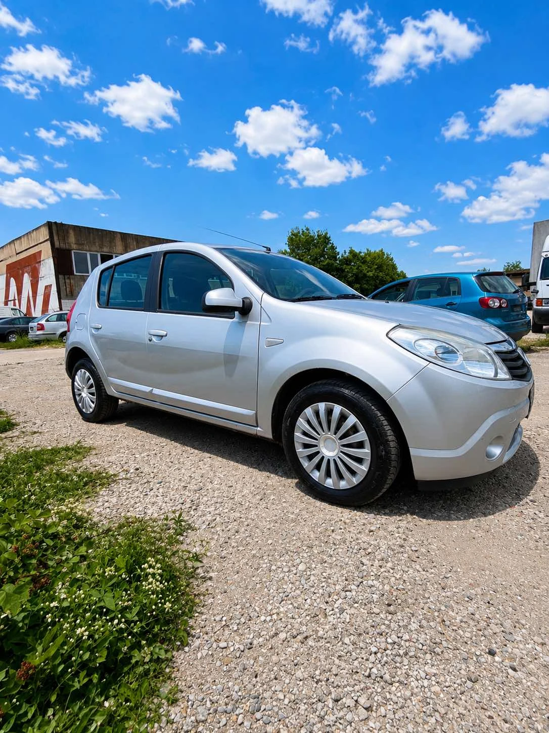 Dacia Sandero 1.6, снимка 3 - Автомобили и джипове - 55429090