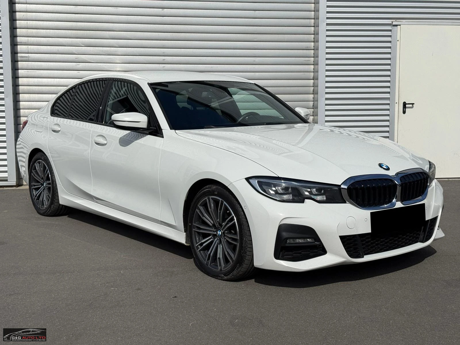 BMW 320 d/xDRIVE/190HP/M SPORT/CAM/NAVI/DIGITAL/AMBI/648z, снимка 5 - Автомобили и джипове - 55440556