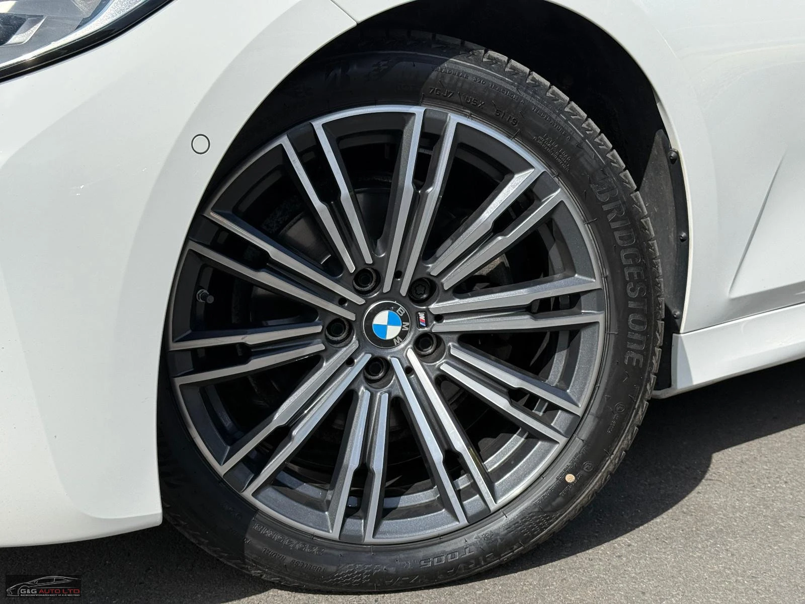 BMW 320 d/xDRIVE/190HP/M SPORT/CAM/NAVI/DIGITAL/AMBI/648z, снимка 2 - Автомобили и джипове - 55440556