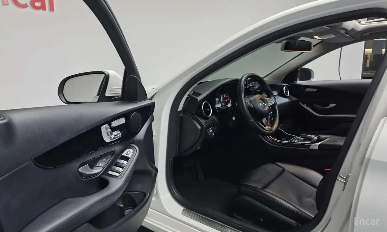 Mercedes-Benz C 200 | АВТОКРЕДИТ БЕЗ ПЪРВОНАЧАЛНА ВНОСКА, снимка 10 - Автомобили и джипове - 55599523