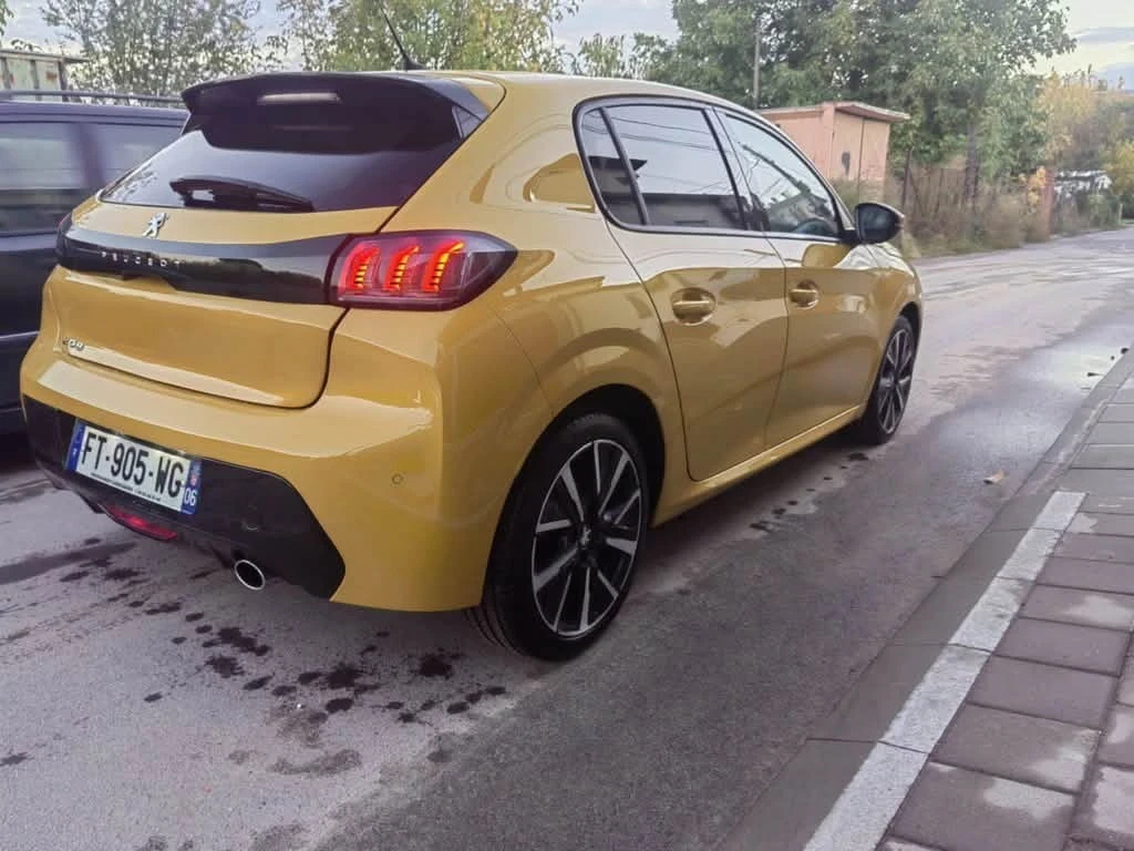 Peugeot 208 1.2 Turbo 101 hp, снимка 4 - Автомобили и джипове - 55868059