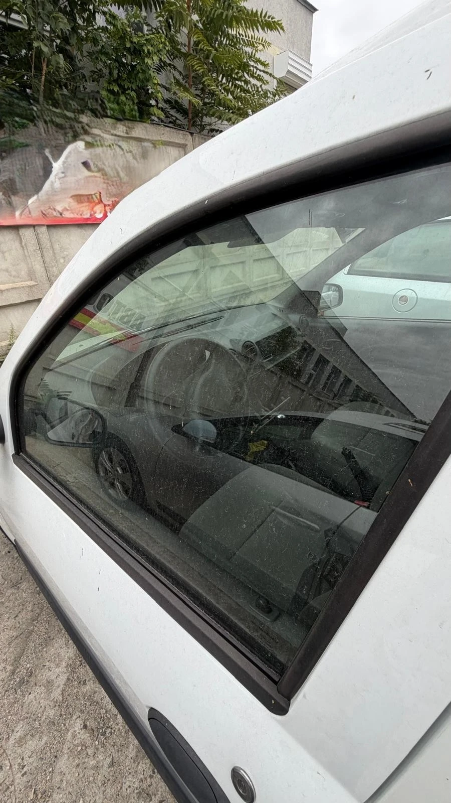 Dacia Logan 1.5 D, снимка 2 - Автомобили и джипове - 56429404