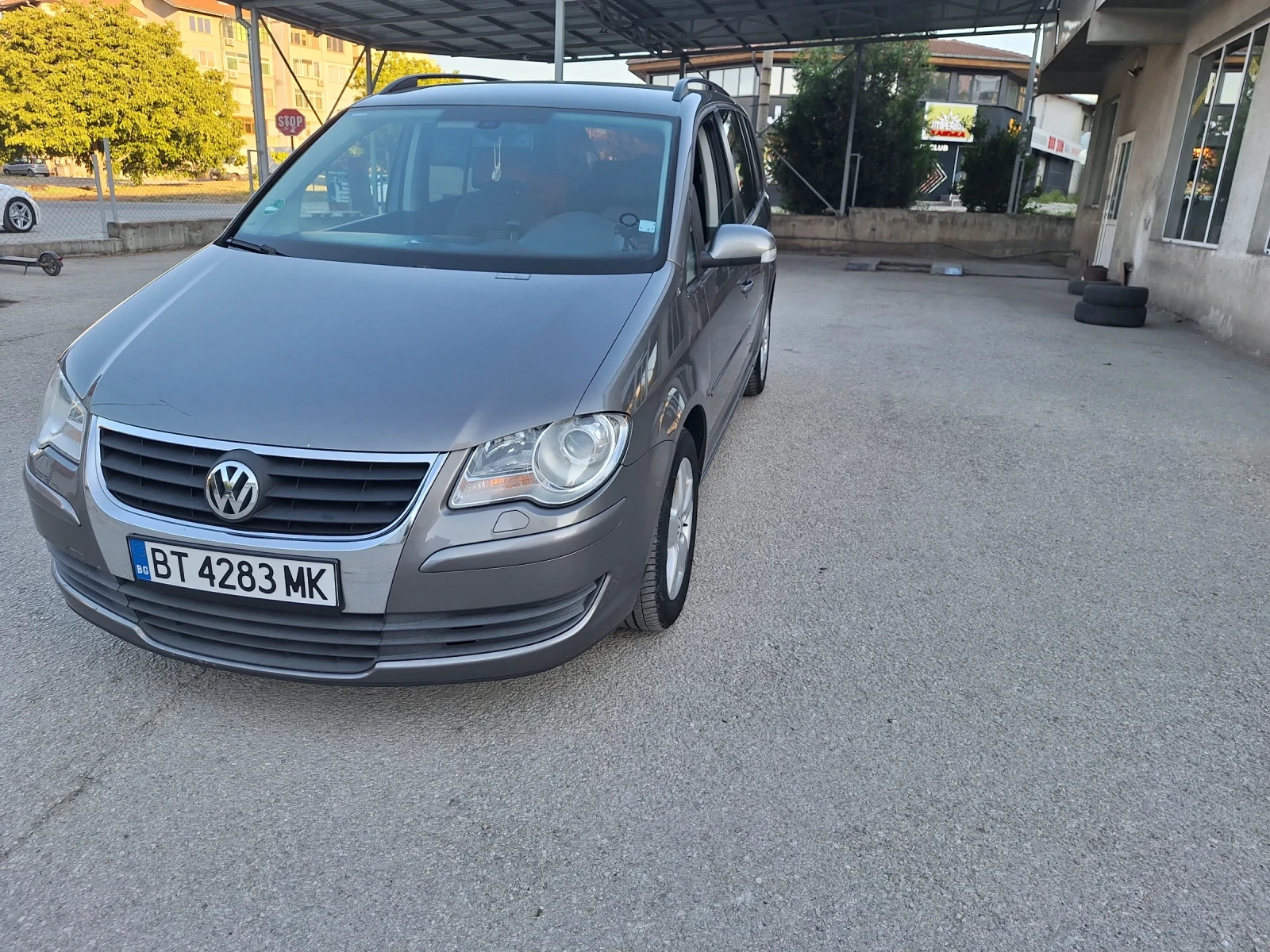 VW Touran 2.0 , снимка 9 - Автомобили и джипове - 56512535