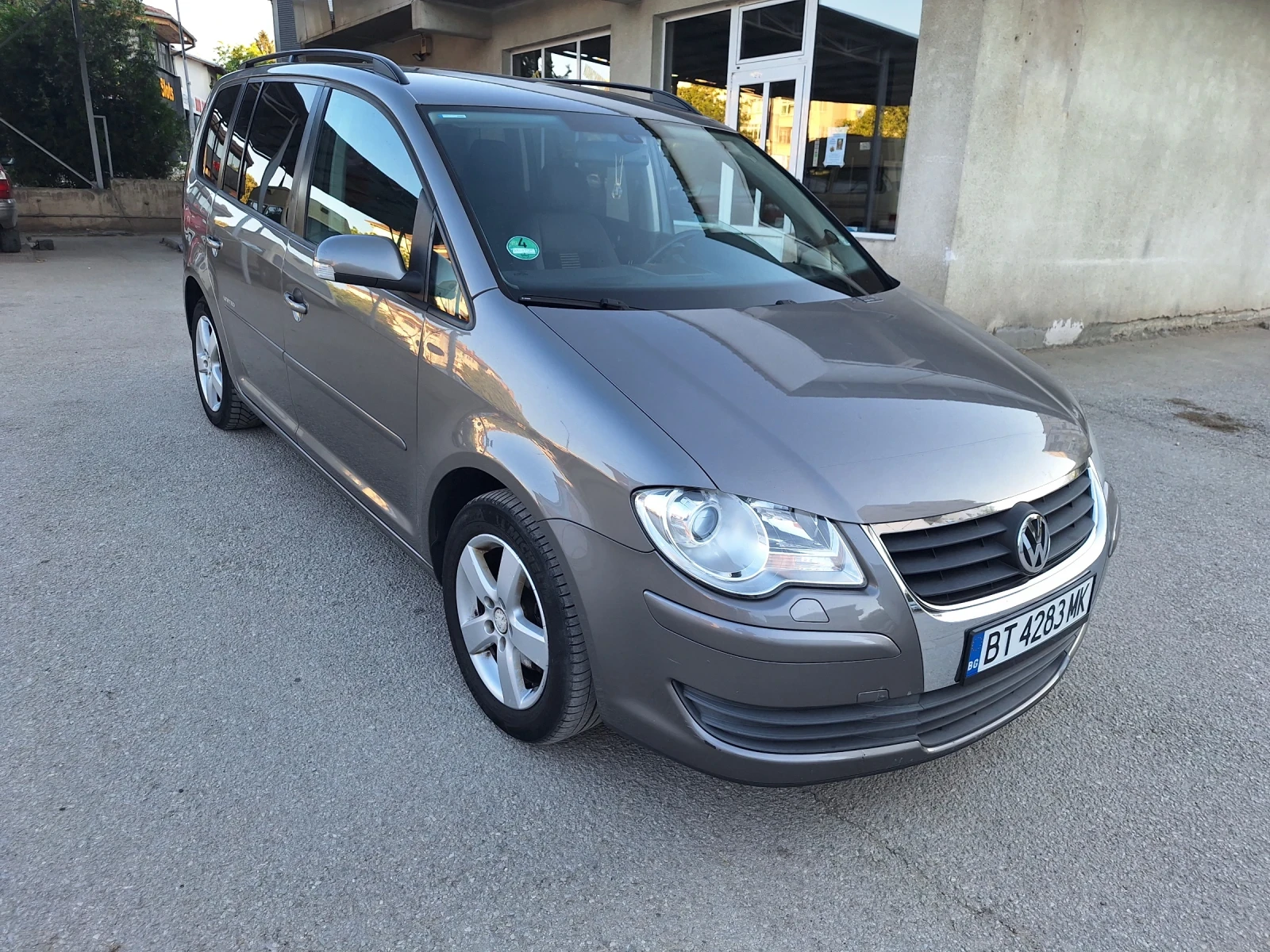 VW Touran 2.0 , снимка 6 - Автомобили и джипове - 56512535