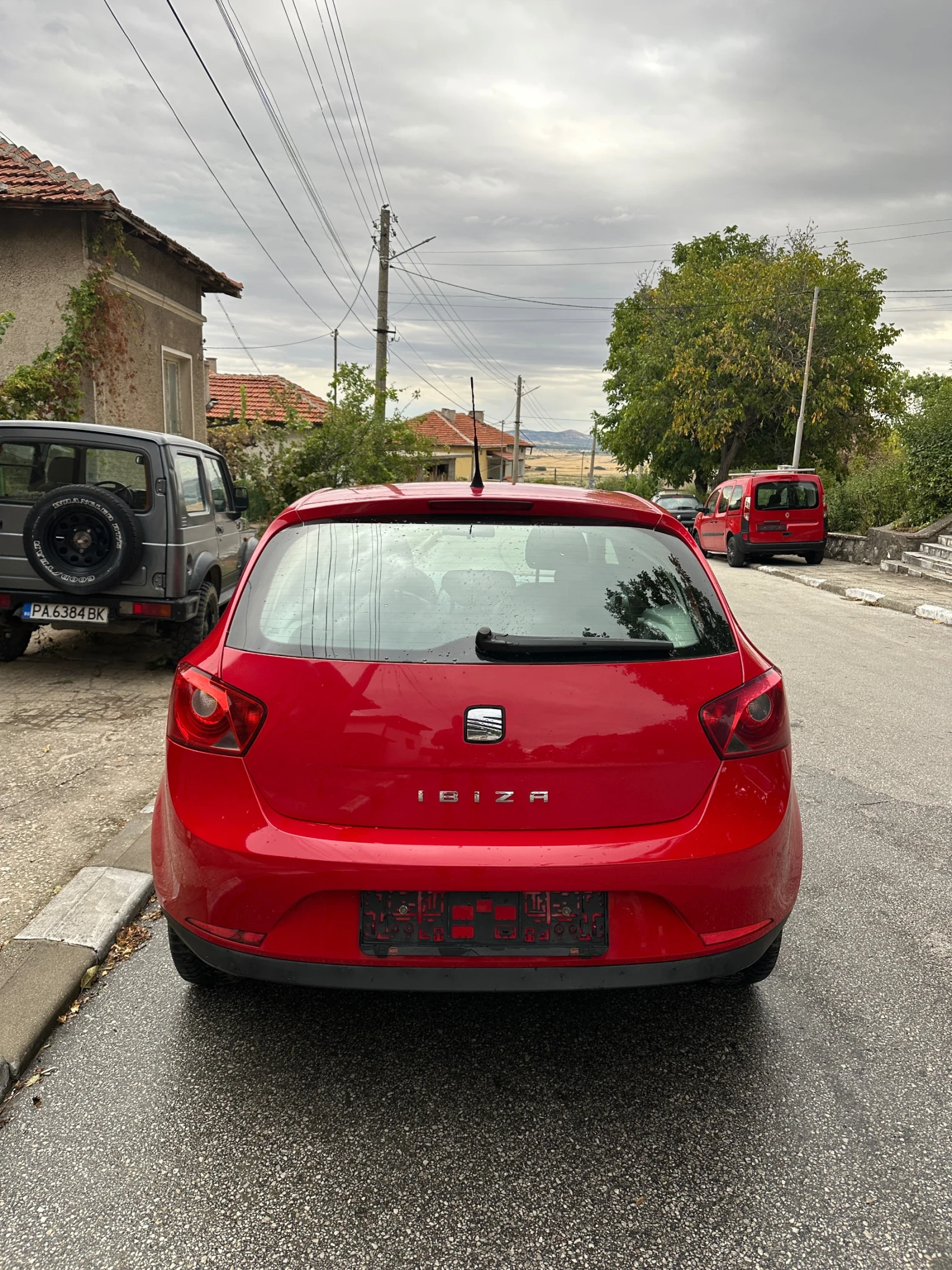 Seat Ibiza 1.2i, снимка 5 - Автомобили и джипове - 56518462