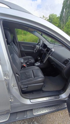 Chevrolet Captiva LT + 4х4 + NAVI + CAM + 7 МЕСТА, снимка 9