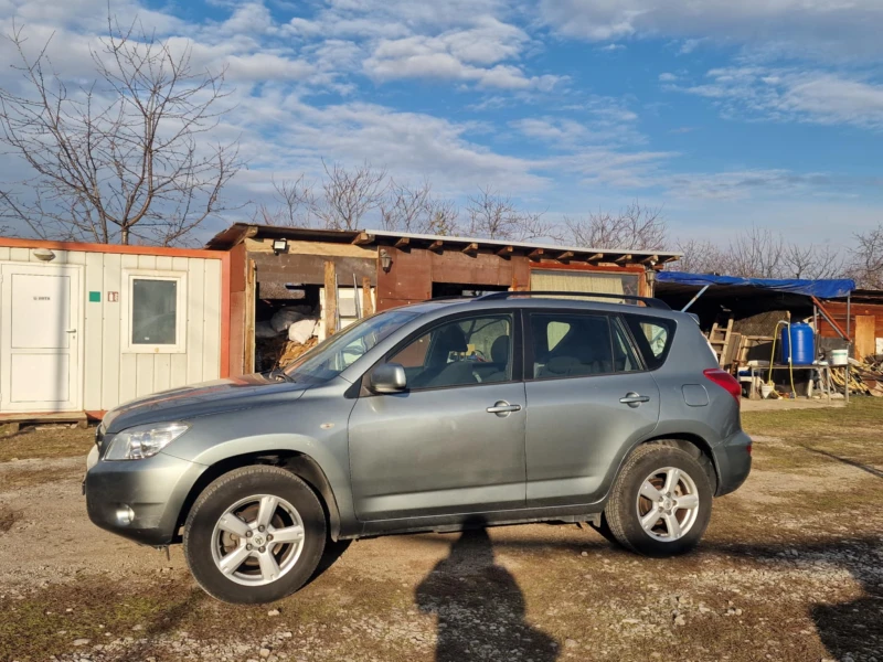 Toyota Rav4 2.0 ръчна, снимка 5 - Автомобили и джипове - 49167190