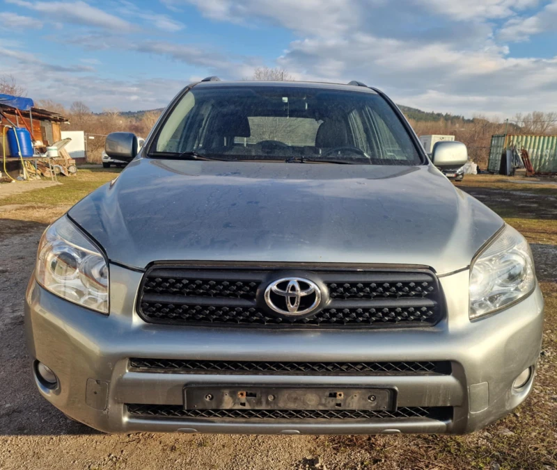 Toyota Rav4 2.0 ръчна, снимка 1 - Автомобили и джипове - 49167190