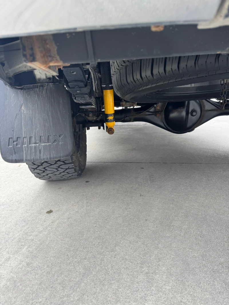 Toyota Hilux 2.4, снимка 3 - Автомобили и джипове - 52555394