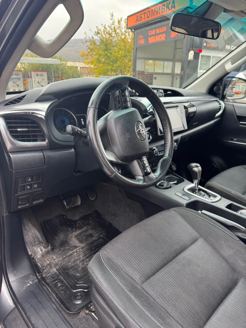 Toyota Hilux 2.4, снимка 5 - Автомобили и джипове - 52555394