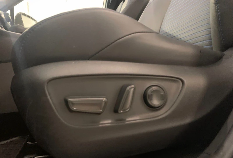 Toyota Rav4 Hybrid Style LED| ACC| Kam| JBL| 360| кожа| наличн, снимка 8 - Автомобили и джипове - 53238644