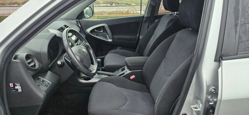 Toyota Rav4 2.0i 158ks.Швейцария, снимка 8 - Автомобили и джипове - 53366083